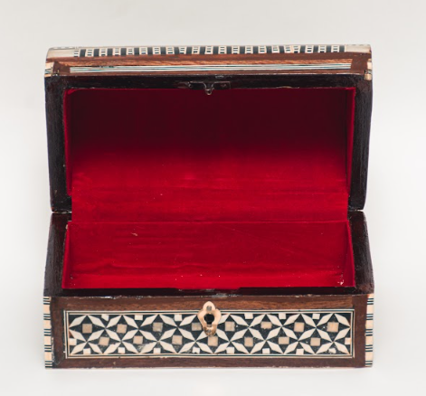 Jewelry box