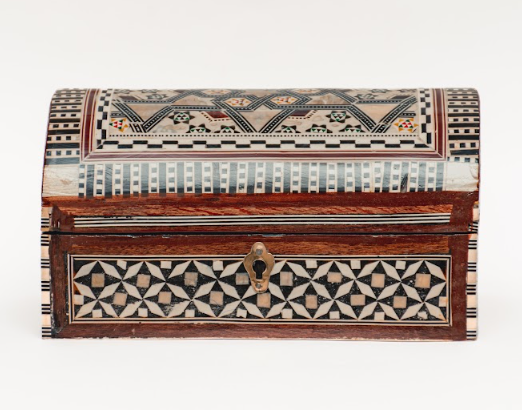 Jewelry box